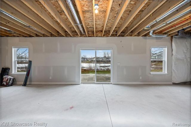 915 Preserve Lane, White Lake, MI 48386