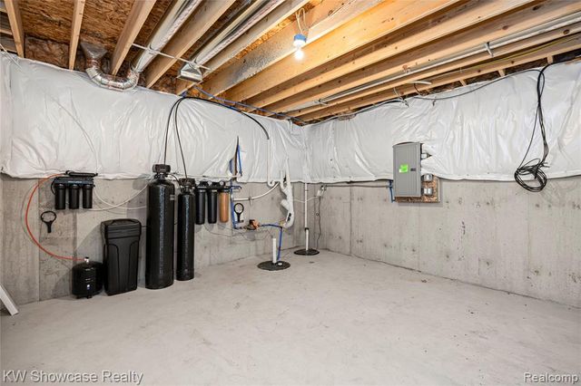 915 Preserve Lane, White Lake, MI 48386