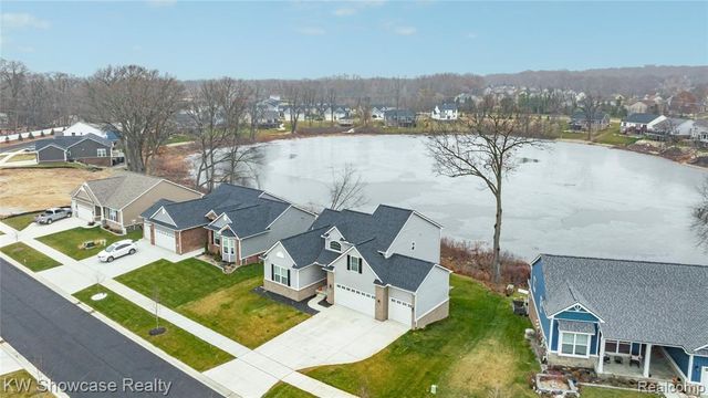 915 Preserve Lane, White Lake, MI 48386