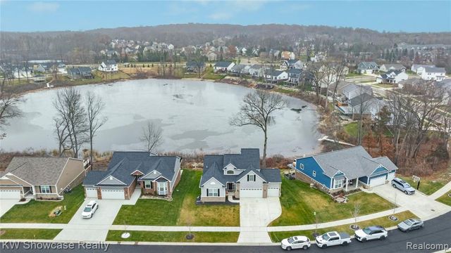 915 Preserve Lane, White Lake, MI 48386