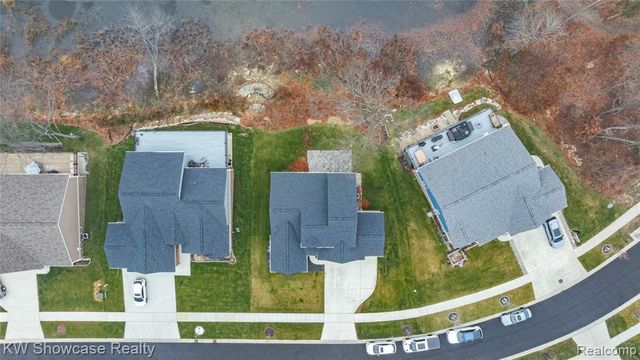 915 Preserve Lane, White Lake, MI 48386