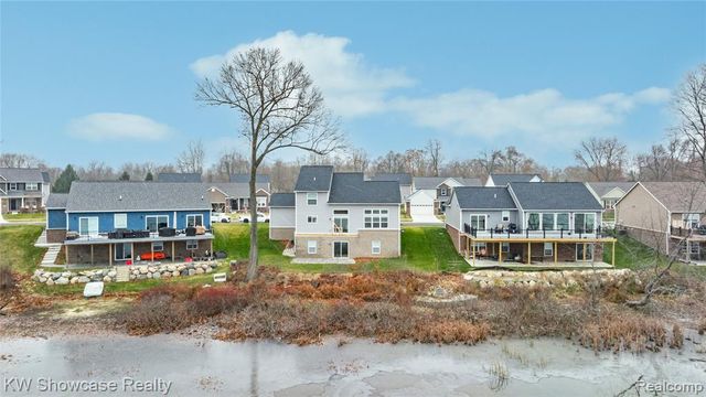 915 Preserve Lane, White Lake, MI 48386