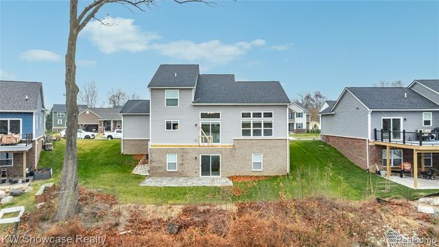 915 Preserve Lane, White Lake, MI 48386