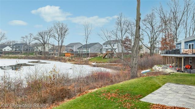 915 Preserve Lane, White Lake, MI 48386