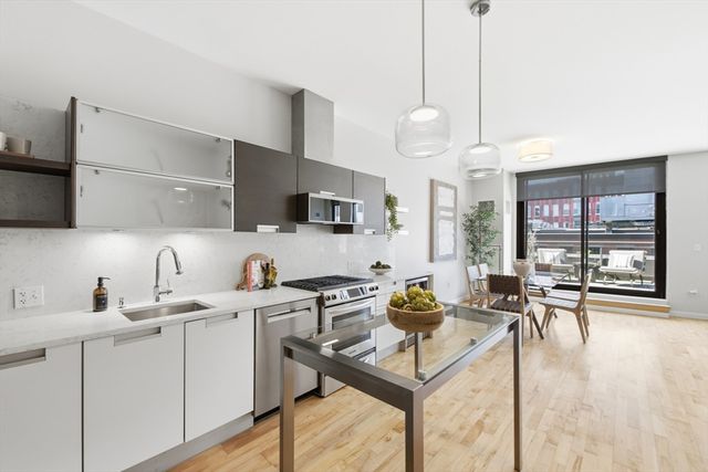 346-354 Congress St 607, Boston, MA 02210