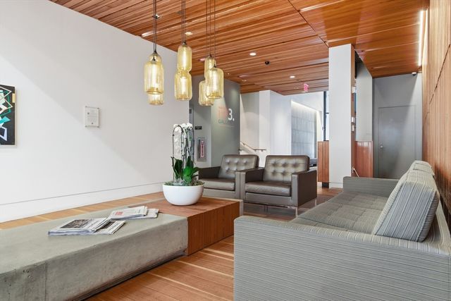 346-354 Congress St 607, Boston, MA 02210