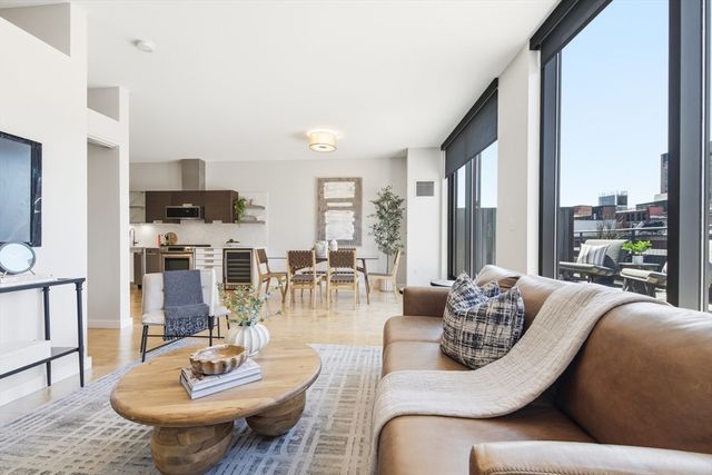 346-354 Congress St 607, Boston, MA 02210