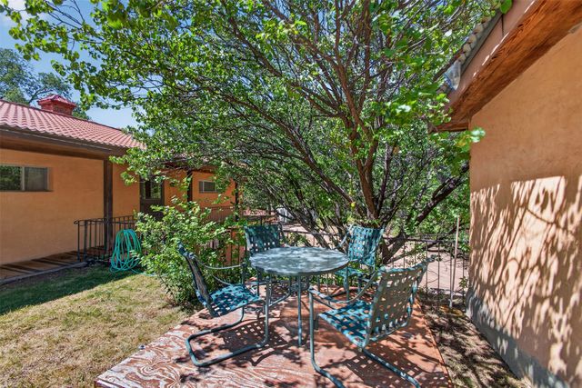 139 Tesuque Village, Santa Fe, NM 87506