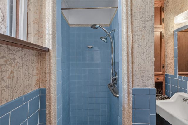 139 Tesuque Village, Santa Fe, NM 87506