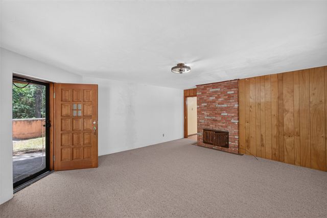 139 Tesuque Village, Santa Fe, NM 87506