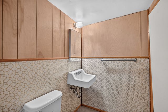 139 Tesuque Village, Santa Fe, NM 87506