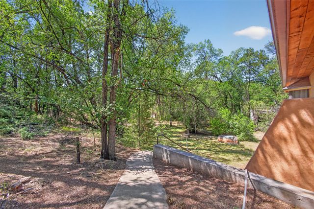 139 Tesuque Village, Santa Fe, NM 87506