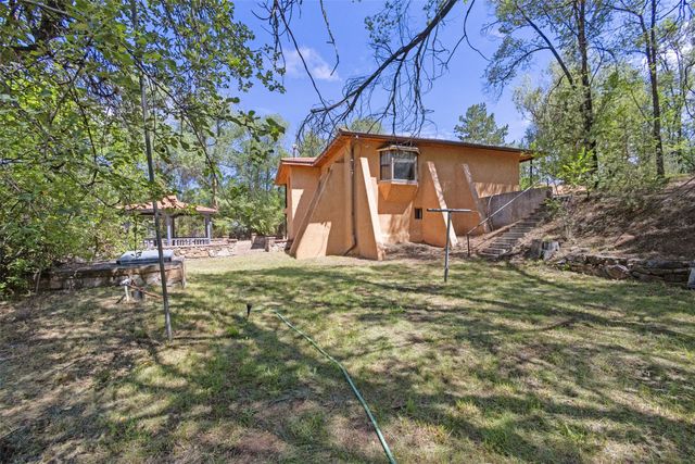 139 Tesuque Village, Santa Fe, NM 87506