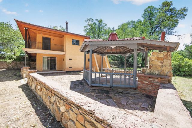 139 Tesuque Village, Santa Fe, NM 87506