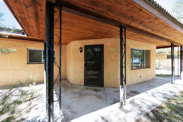 139 Tesuque Village, Santa Fe, NM 87506