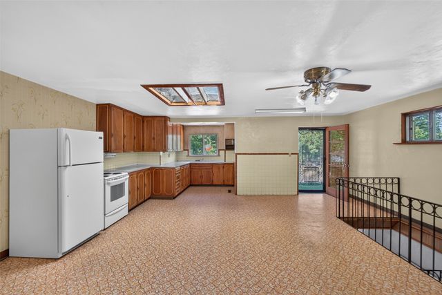 139 Tesuque Village, Santa Fe, NM 87506
