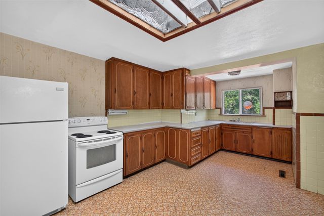 139 Tesuque Village, Santa Fe, NM 87506