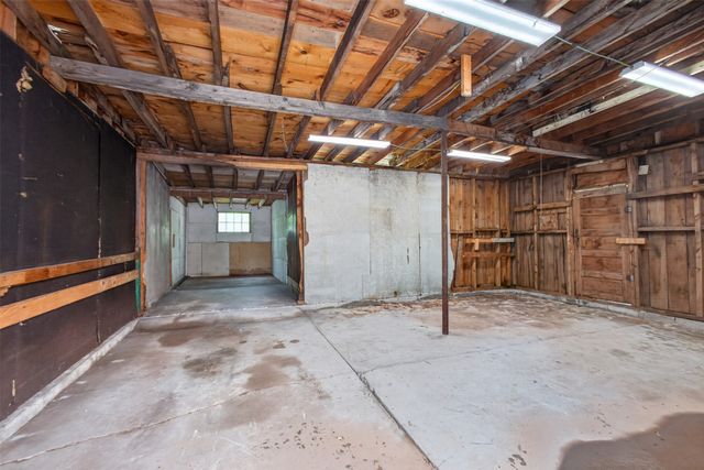 139 Tesuque Village, Santa Fe, NM 87506