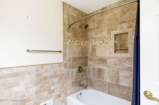 1502 McCarthy Ct, Louisville, KY 40222