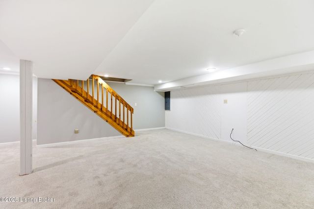 1502 McCarthy Ct, Louisville, KY 40222