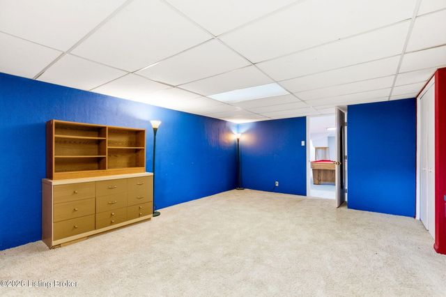 1502 McCarthy Ct, Louisville, KY 40222