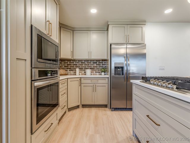 4812 Clearview Drive, Bartlesville, OK 74006