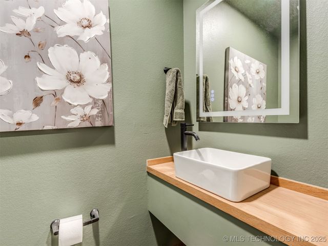 4812 Clearview Drive, Bartlesville, OK 74006