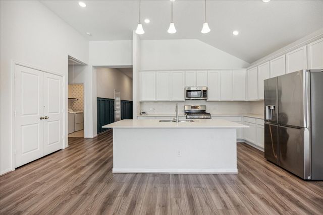 367 Cherrystone LOOP, Buda, TX 78610