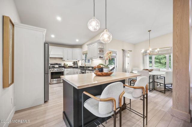 216 Parkview Terrace, Lincroft, NJ 07738