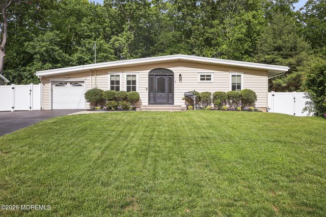 216 Parkview Terrace, Lincroft, NJ 07738