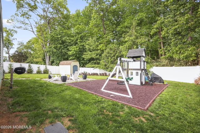 216 Parkview Terrace, Lincroft, NJ 07738
