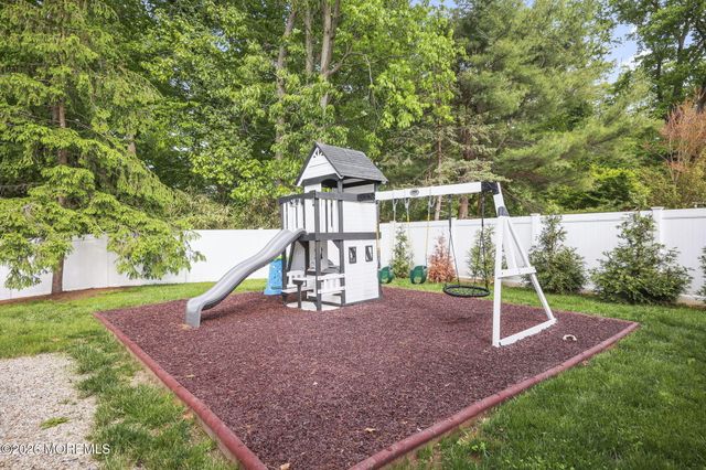 216 Parkview Terrace, Lincroft, NJ 07738