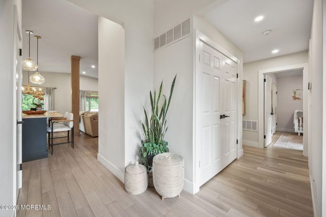 216 Parkview Terrace, Lincroft, NJ 07738