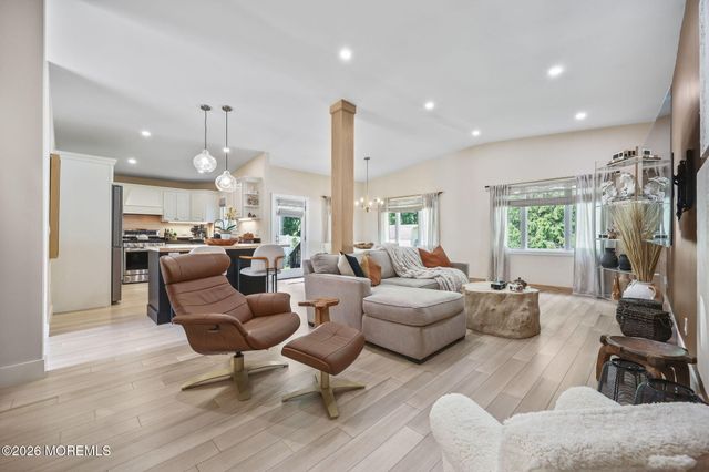 216 Parkview Terrace, Lincroft, NJ 07738
