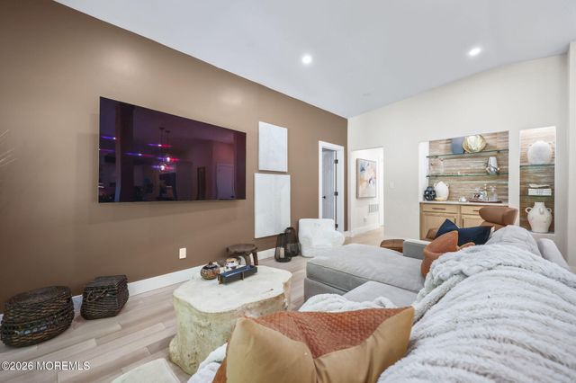 216 Parkview Terrace, Lincroft, NJ 07738