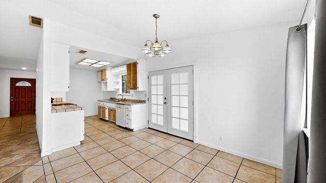 2405 NE Bucknell St, Turlock, CA 95382