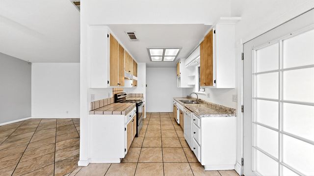 2405 NE Bucknell St, Turlock, CA 95382