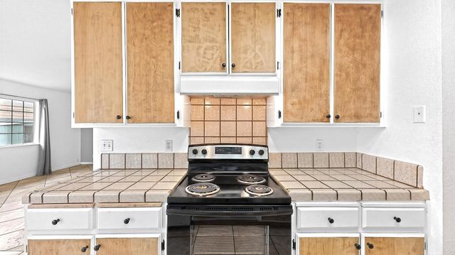 2405 NE Bucknell St, Turlock, CA 95382