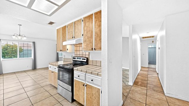 2405 NE Bucknell St, Turlock, CA 95382