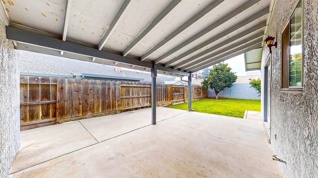 2405 NE Bucknell St, Turlock, CA 95382