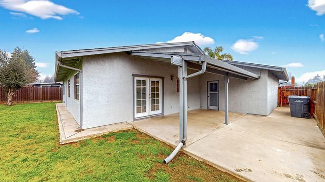 2405 NE Bucknell St, Turlock, CA 95382