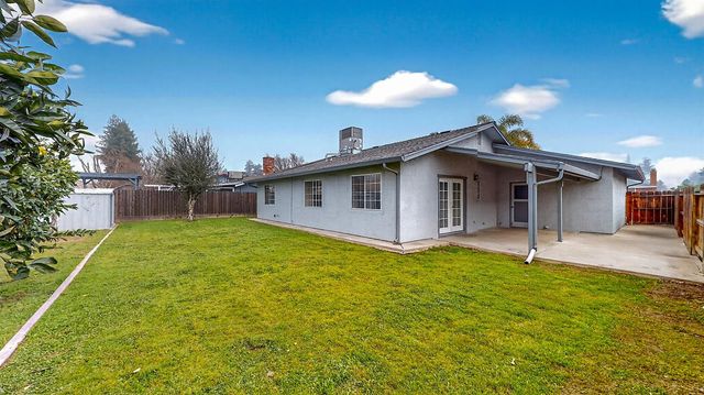 2405 NE Bucknell St, Turlock, CA 95382