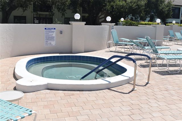 2706 72ND STREET W 2706, Bradenton, FL 34209