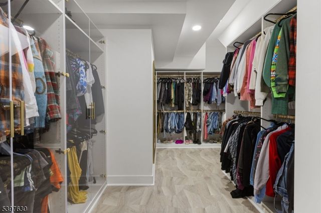 12 Smoke Rise Rd, Kinnelon Boro, NJ 07405