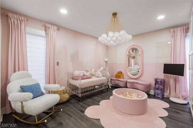 12 Smoke Rise Rd, Kinnelon Boro, NJ 07405