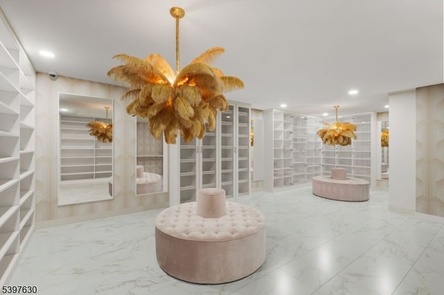 12 Smoke Rise Rd, Kinnelon Boro, NJ 07405