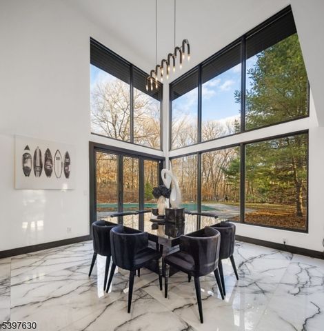 12 Smoke Rise Rd, Kinnelon Boro, NJ 07405