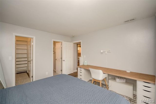 2303 Kratky Road B, St Louis, MO 63114