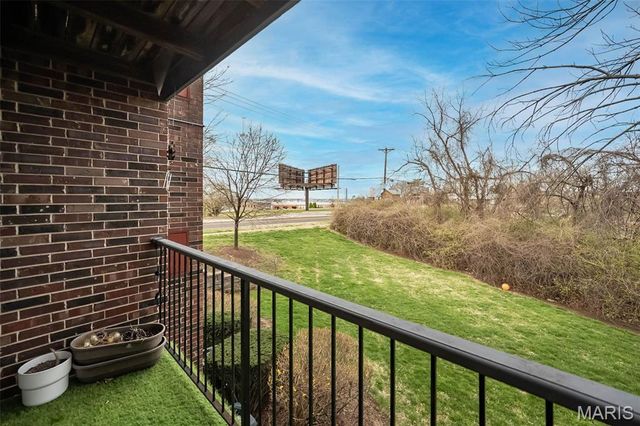 2303 Kratky Road B, St Louis, MO 63114