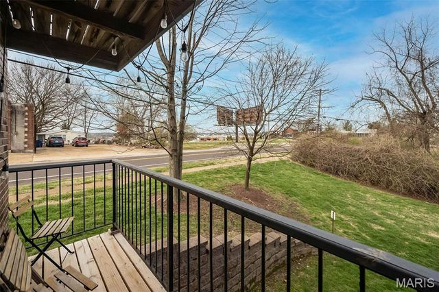 2303 Kratky Road B, St Louis, MO 63114